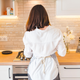 Image for article titled How to Keep People Out of Your Kitchen on Thanksgiving